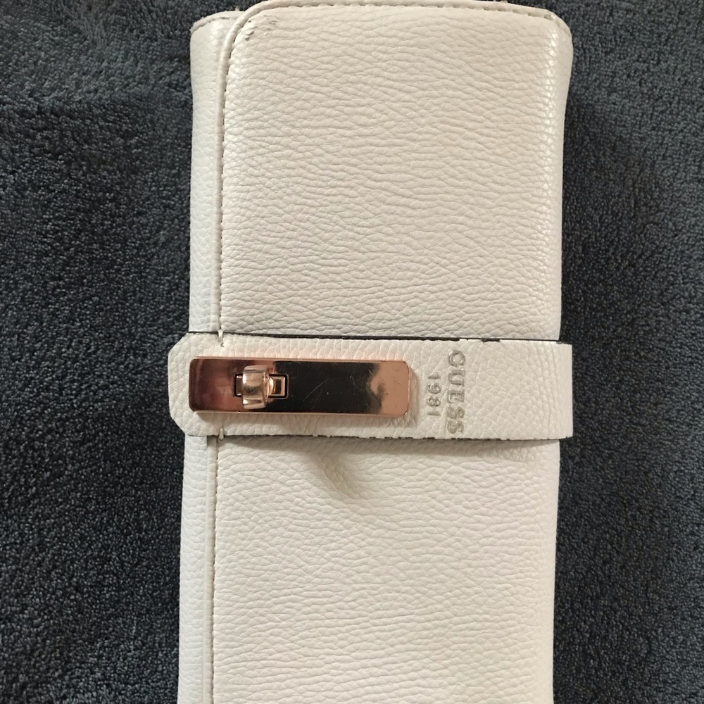 Pale pink Guess wallet